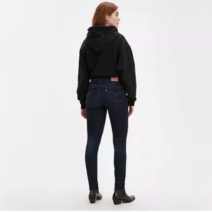 Levi’s 711 skinny stretch dark denim jeans. Excellent condition! Sz 30